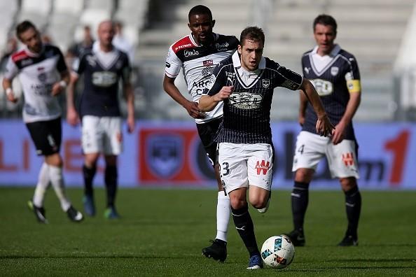 波城FC vs. FC Girondins de Bordeaux，一场法乙联赛的精彩对决