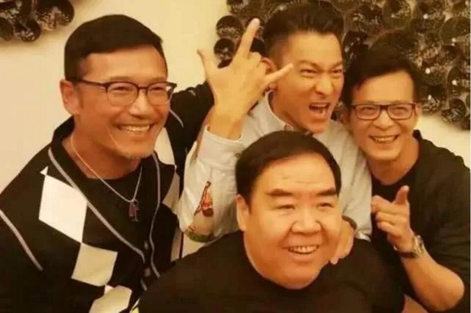 中得50万不捐款引热议，个人选择与道德考量
