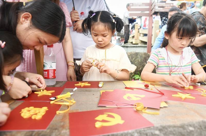 2043年,穿越时空的香港历史开奖结果查询新体验香港近50期历史记录查询