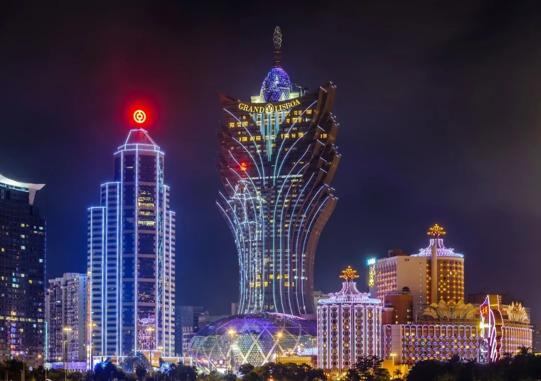 澳门博彩业新趋势，从旧到 精—基于最新走势图分析的深度解读新浪澳门即时动态